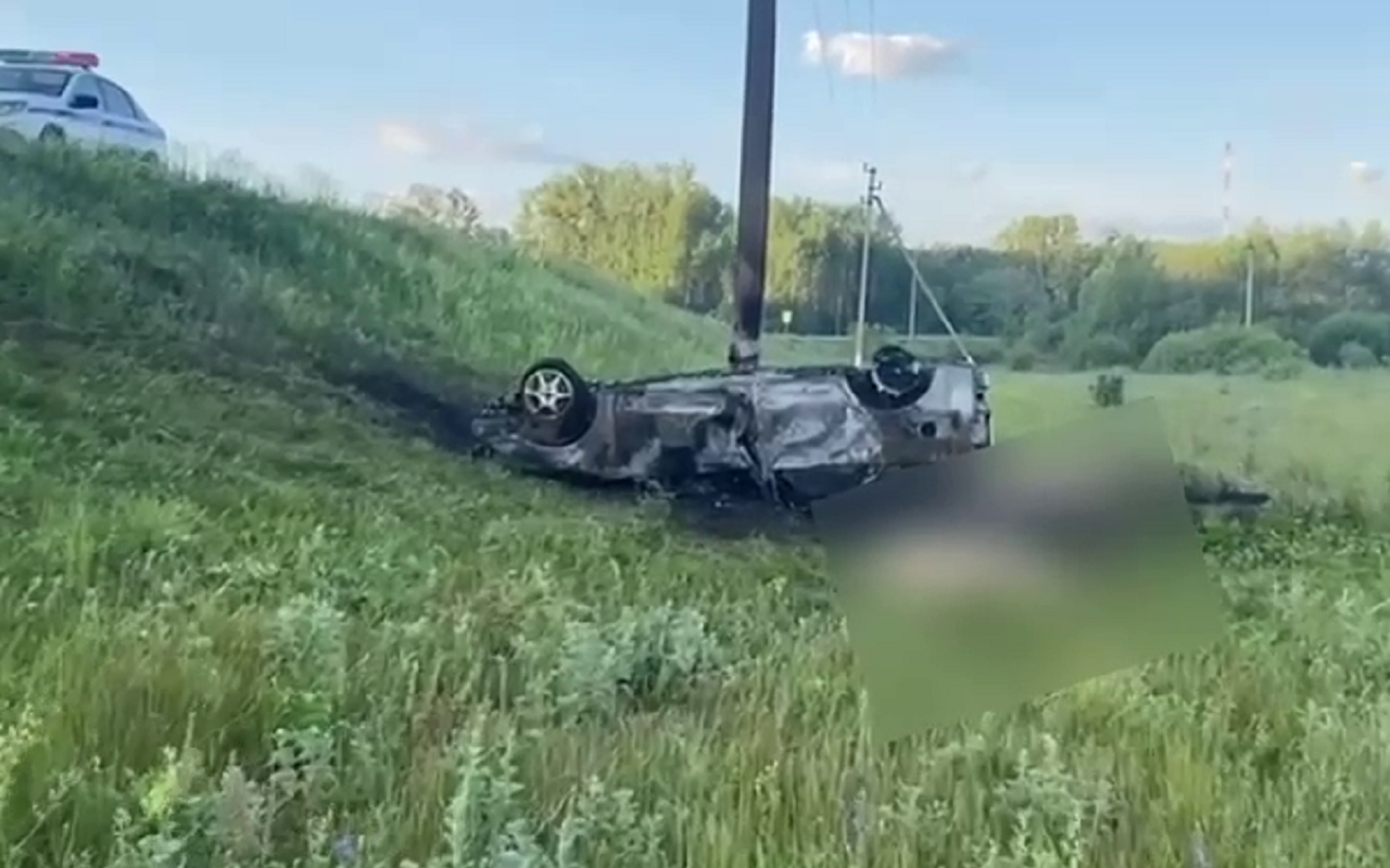 В опрокинувшемся авто сгорели заживо парень и девушка: подробности  страшного ДТП