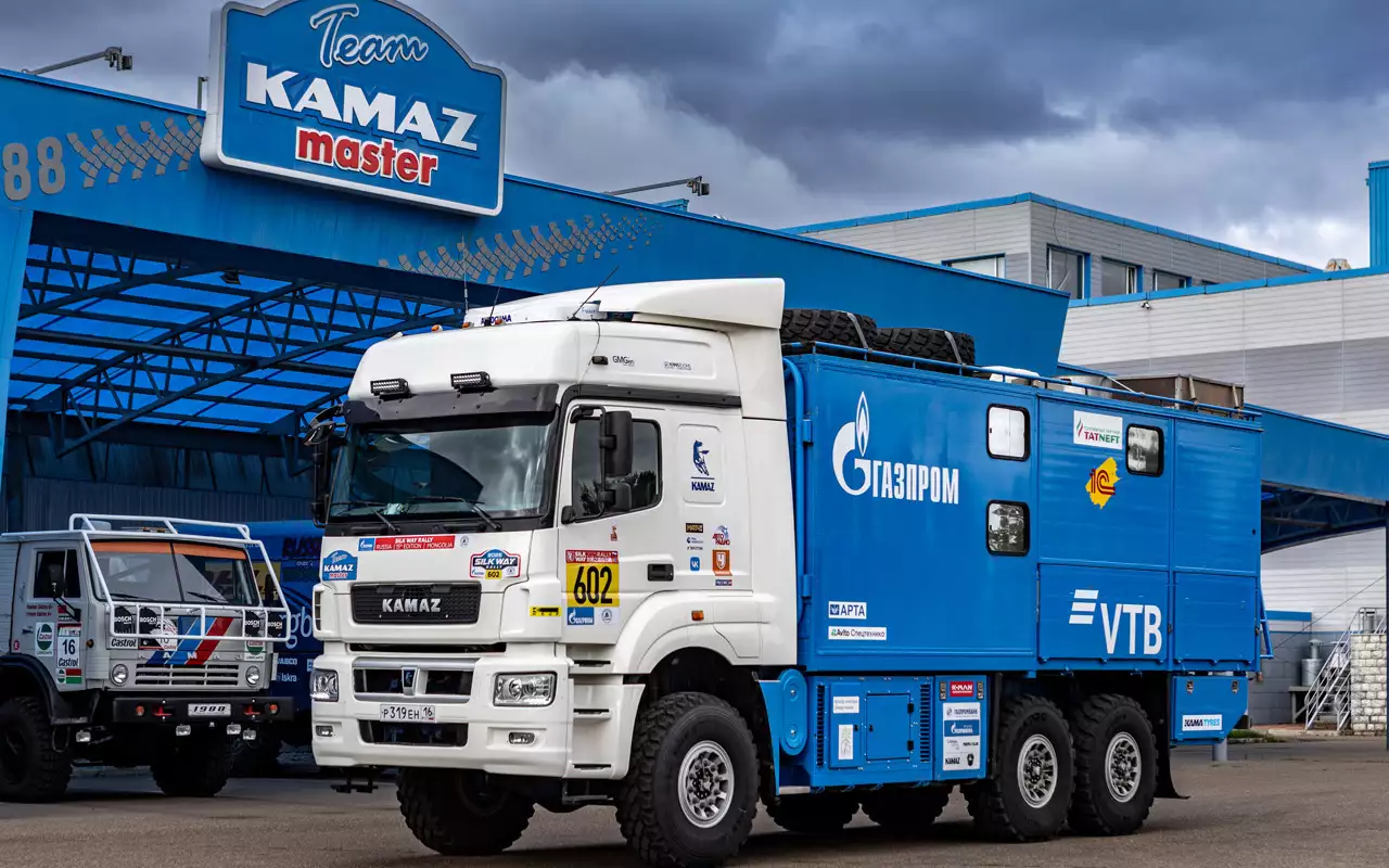 В продаже появился легендарный КАМАЗ – мобильный штаб команды чемпионов