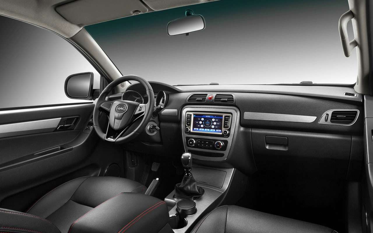 Начались продажи нового китайского автомобиля