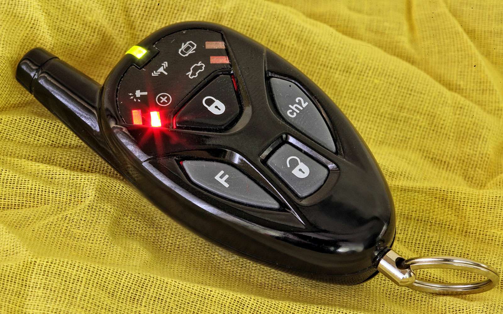 Промышленная маркировка. Гравировка qr кода на фанере. Код граверы. Граббер сигнализации авто. Дремель 7700.