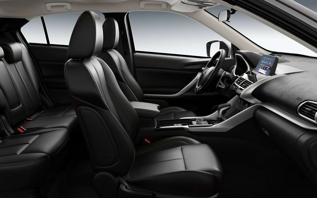 Интерьер Mitsubishi Eclipse Cross