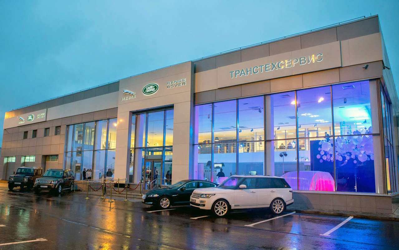 Более половины автомобилей премиум-сегмента покупают за наличные