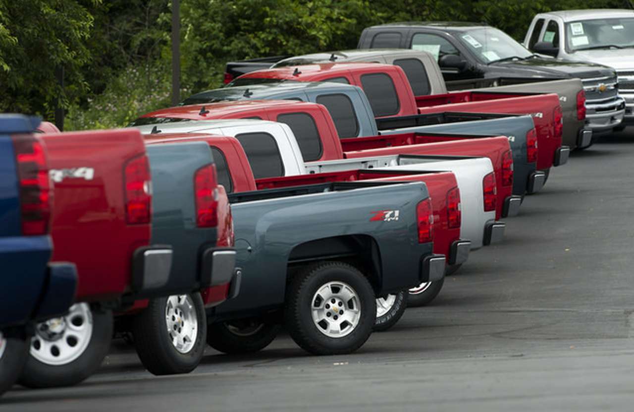 Продажи пикапов подтянули авторынок США 