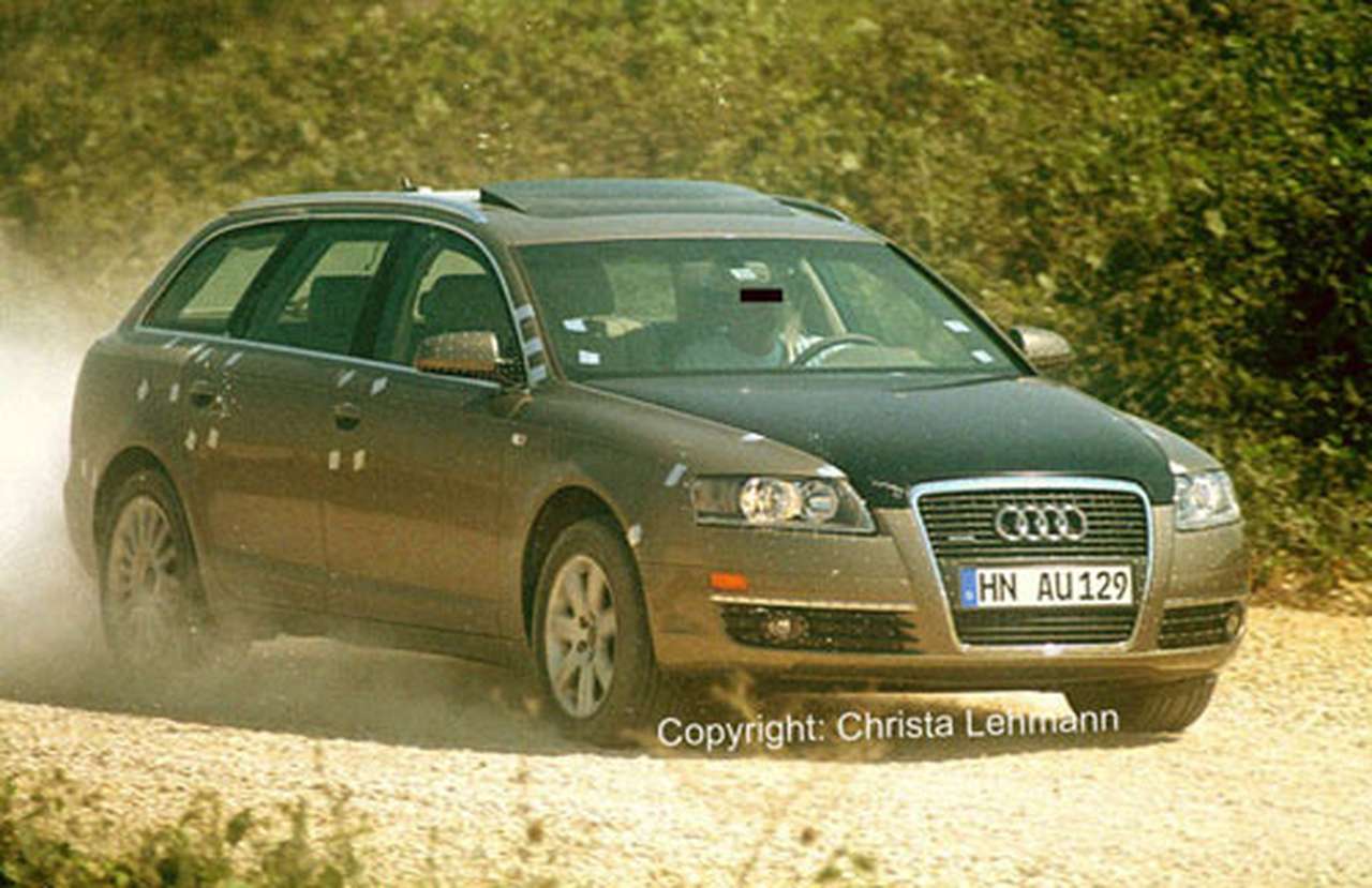 Audi A6 универсал проходит испытания