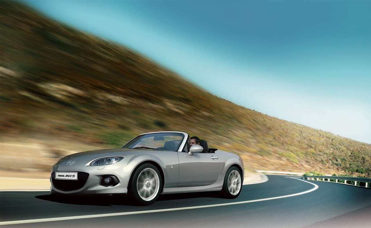 Mazda начала производство рестайлингового MX-5 и показала новую «шестерку»