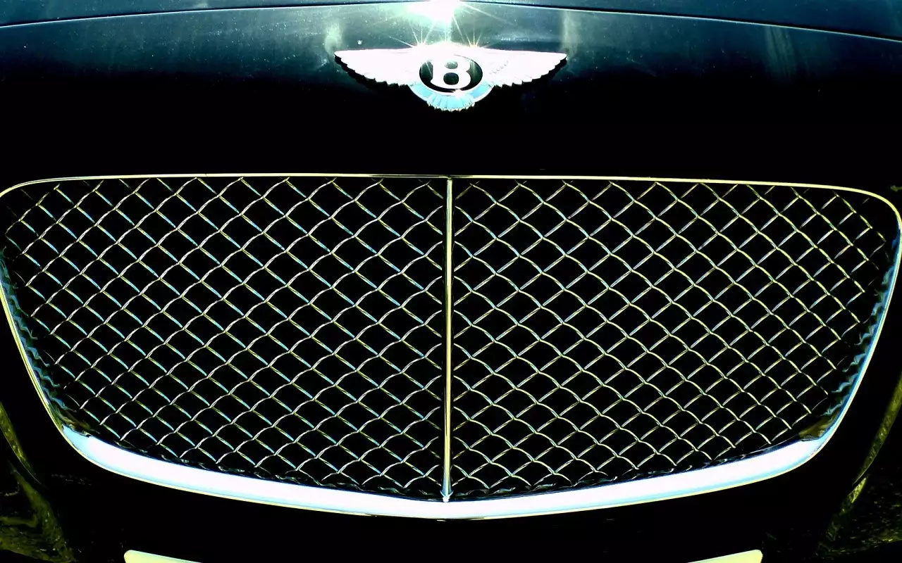 137 машин за восемь месяцев: в России растут продажи Bentley