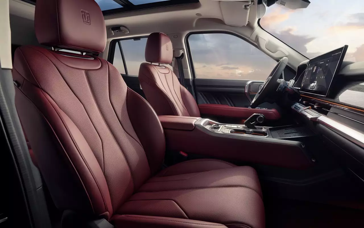 Интерьер Tank 400