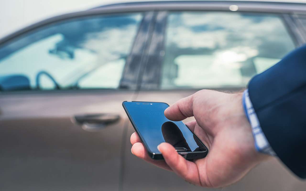 Как открыть автомобиль, если ключи остались в салоне? Есть необычный способ