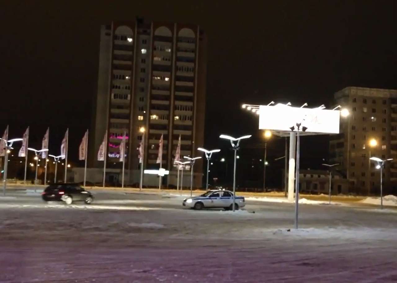 Видео противостояния: дрифтер и полицейский 