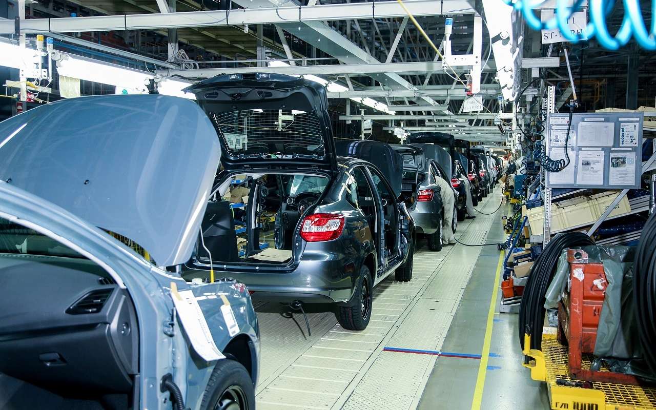 Для лифтбека, одной из четырех модификаций Гранты, это будет уже второй переезд: до 2018 года его делали в Ижевске (на фото), а потом перевели в Тольятти. Нынешний переезд - менее глобальный, в пределах завода