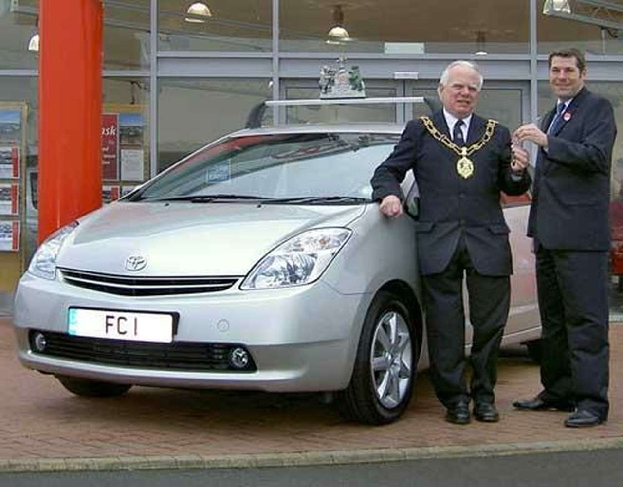 Toyota Prius вместо BMW 5-й серии