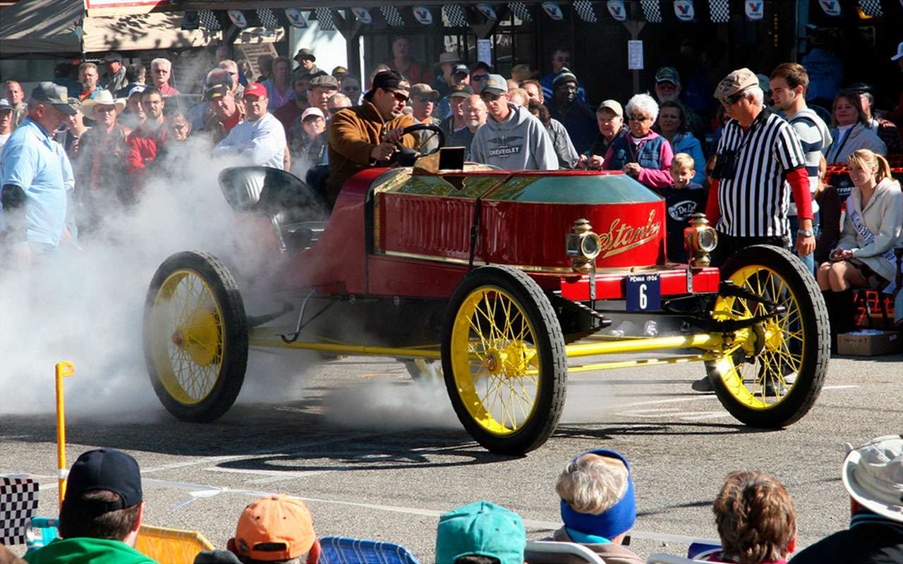 Stanley Steamer тряхнул стариной на встрече олдтаймеров в США, 2009 год.