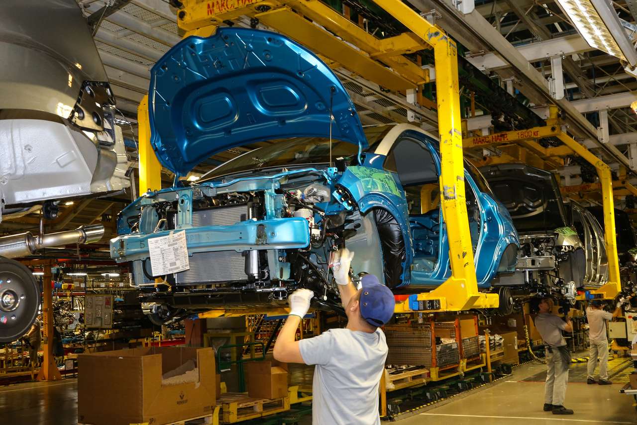 Стало известно, сколько Россия собирается экспортировать автомобилей