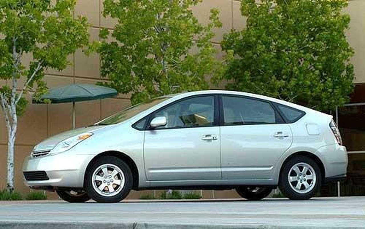 Toyota устанавливает новый рекорд продаж в США