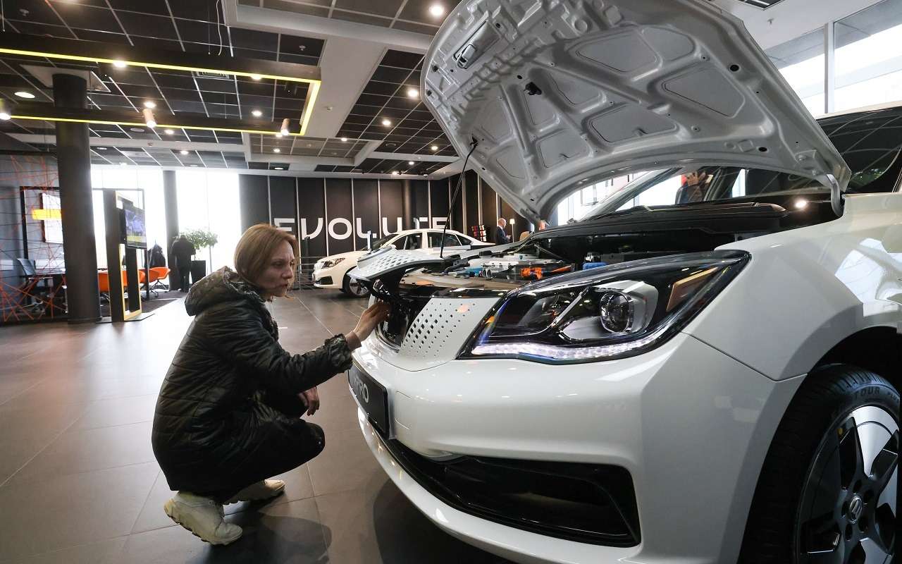 Продажи легковушек в России побили рекорд (но есть нюанс!)