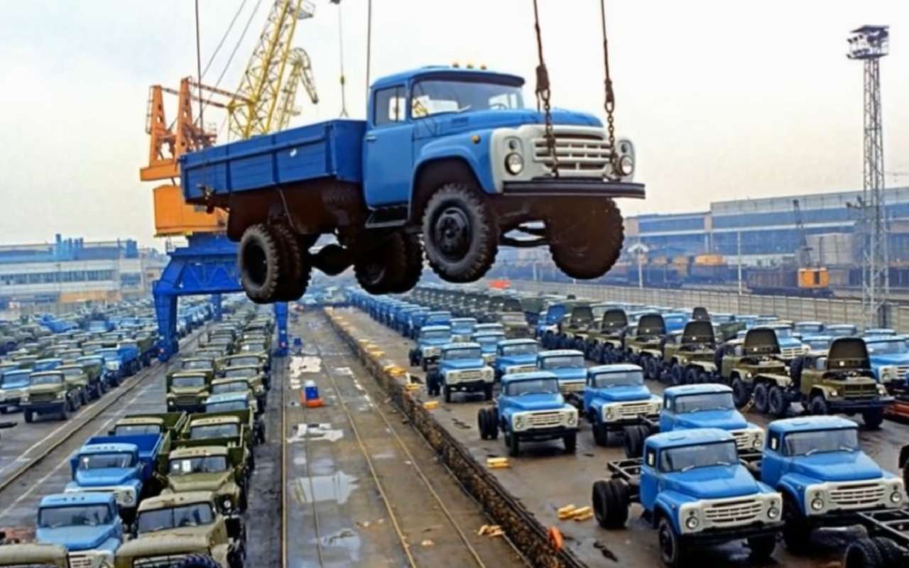 Ностальгия: классные кадры с советскими грузовиками, тракторами и автобусами