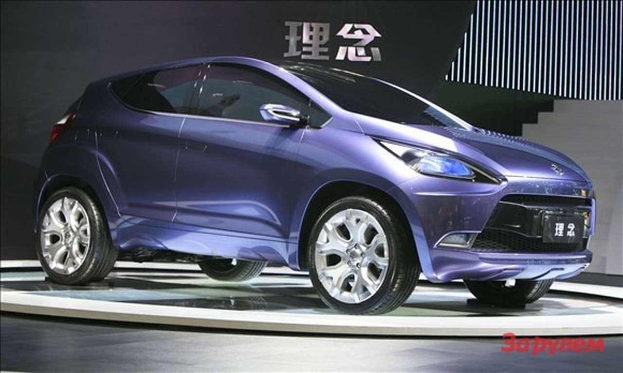 Honda Jazz станет седаном и кроссовером