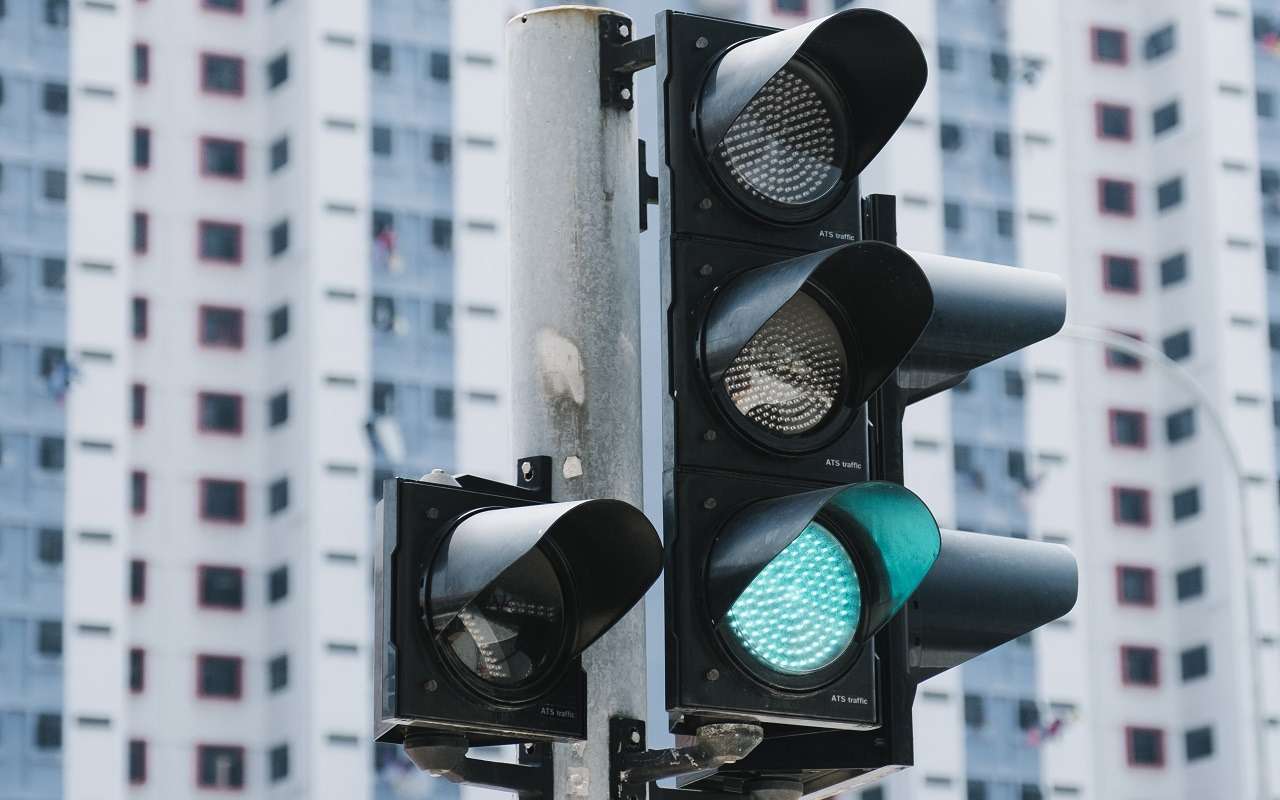 Появилось приложение, позволяющее не останавливаться на светофорах