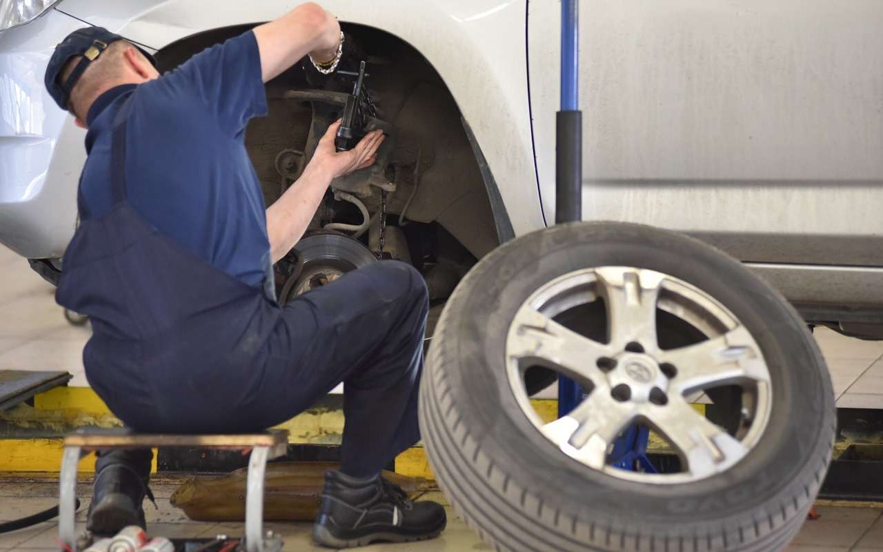 Так шиномонтажники губят колеса при «переобувке»: четыре грубые ошибки