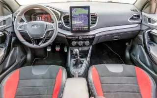 В смешанном цикле Веста Спорт укладывается в 9,5–9,8 л/100 км.