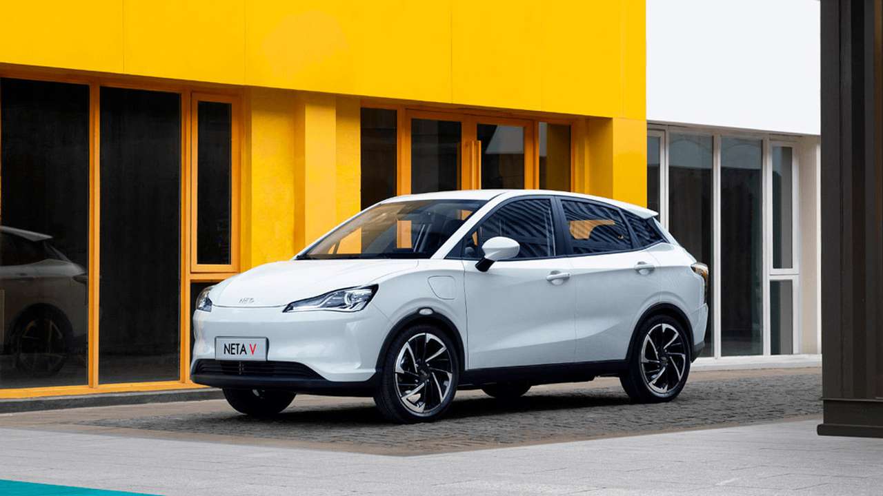 Вместо Nissan Juke: в России начались продажи кроссоверов Neta V