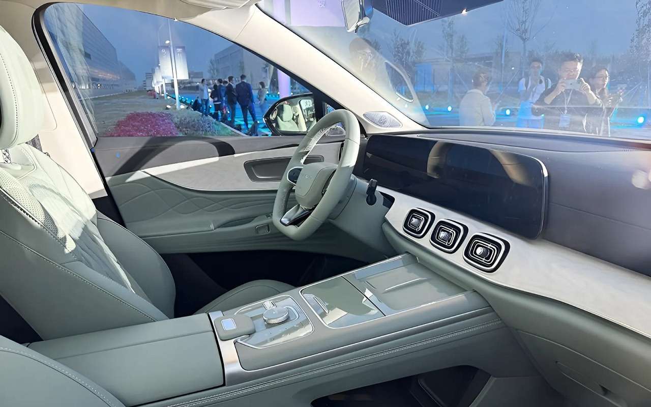 Интерьер Chery Fulwin T9