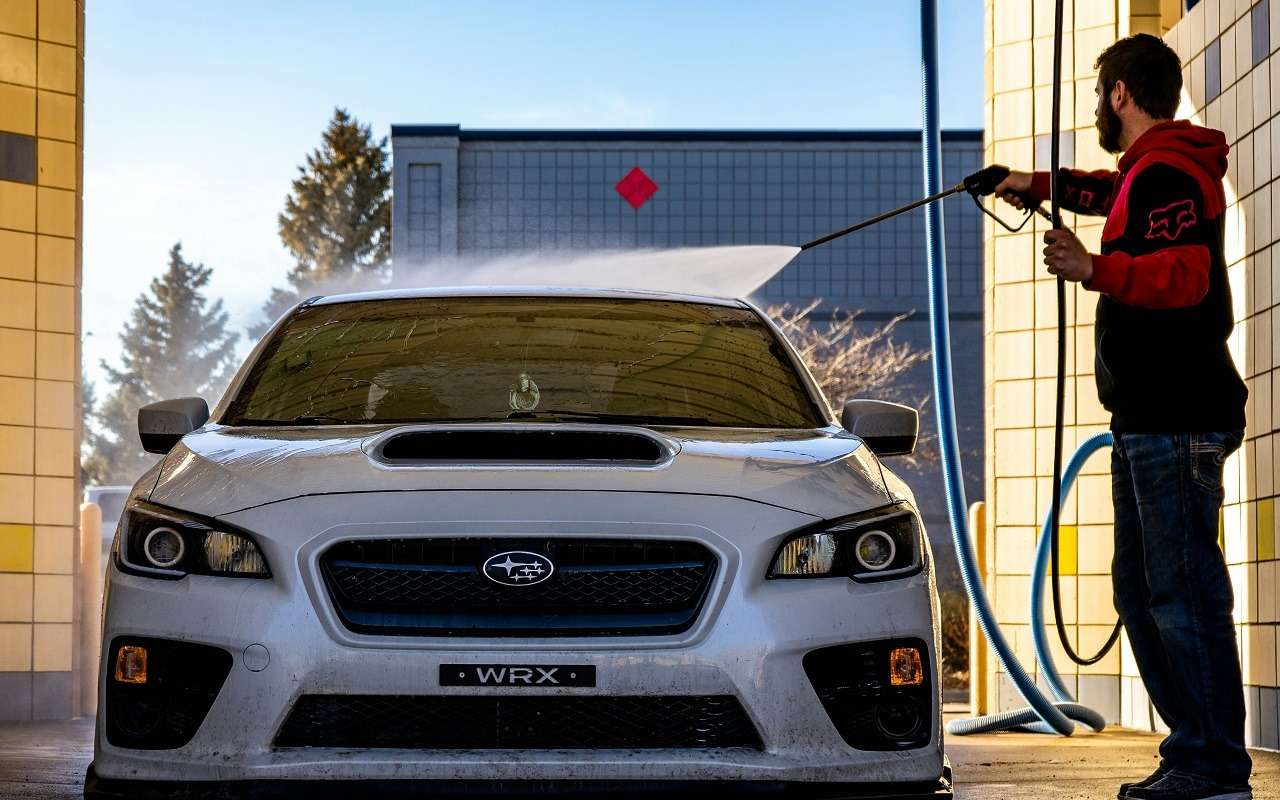 Почему после самостоятельной мойки авто можно ослепнуть и лишиться потомства?