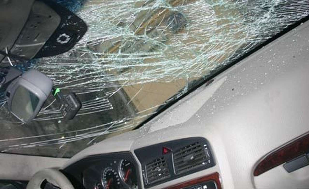 Подростки пытались перекрыть Новогиреевскую эстакаду и напали на полицейских