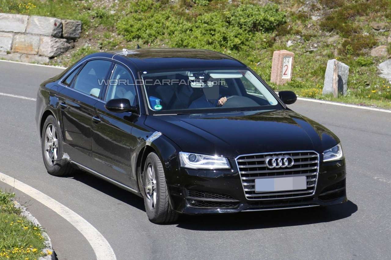 Новый седан Audi A8 впервые попался в «сети» шпионов