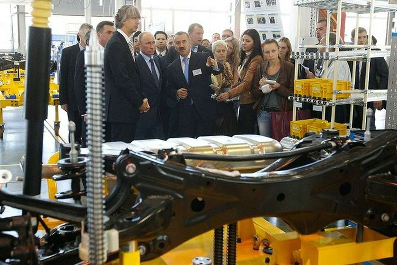 Владимир Путин принял участие в церемонии запуска автосборочной линии японского концерна Mazda на заводе Sollers