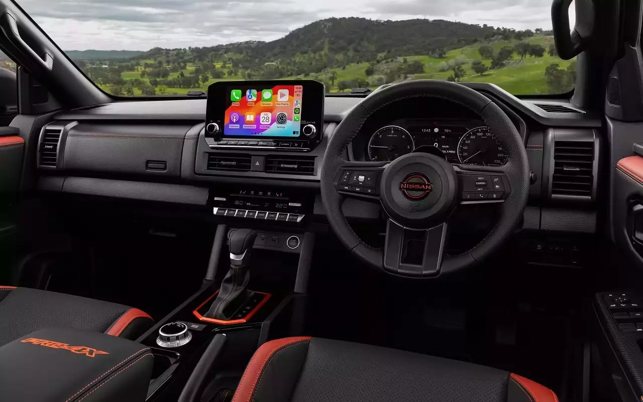 Интерьер Nissan Navara 2026