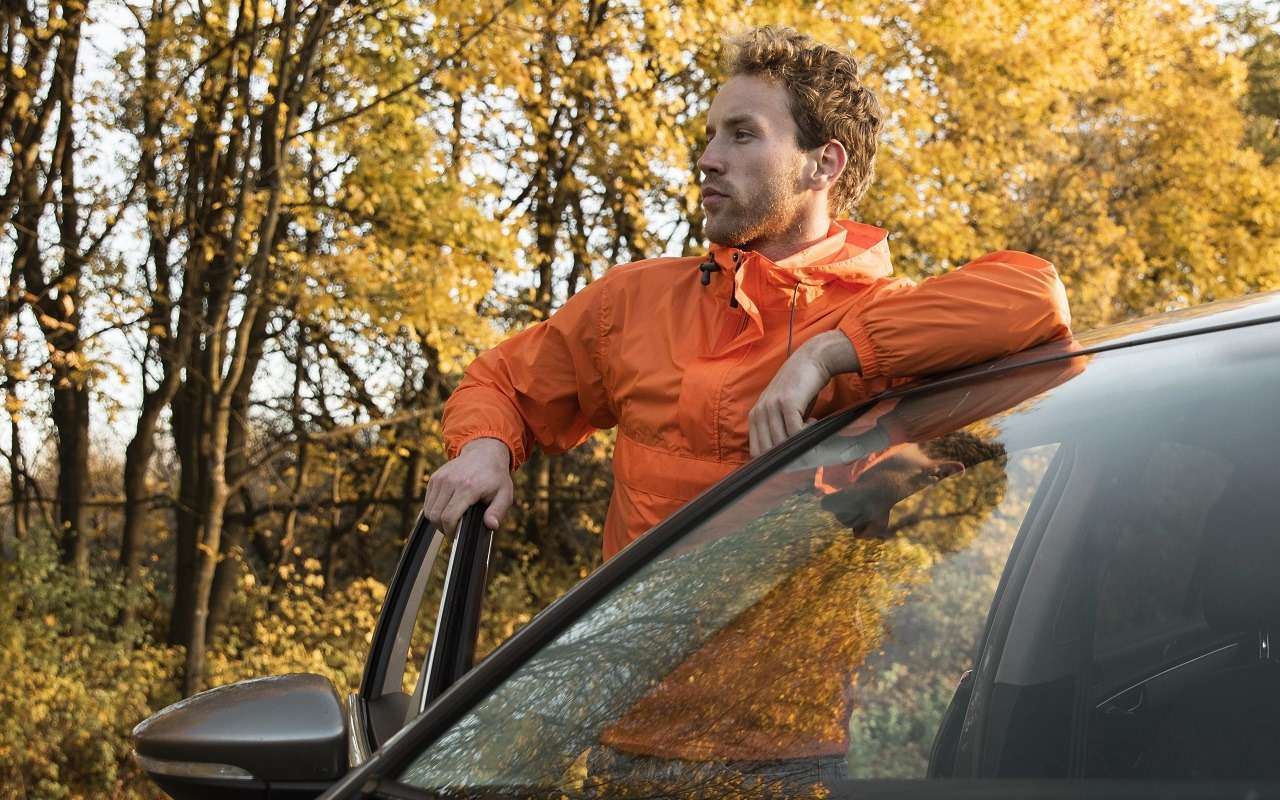 С наступлением осени в машине обязательно нужно заменить эту пару детали