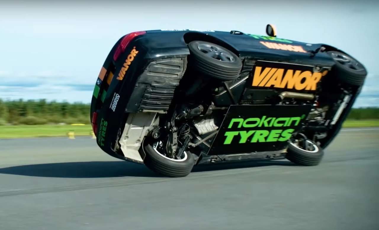 Финны установили рекорд скорости на автомобиле, едущем на двух колесах