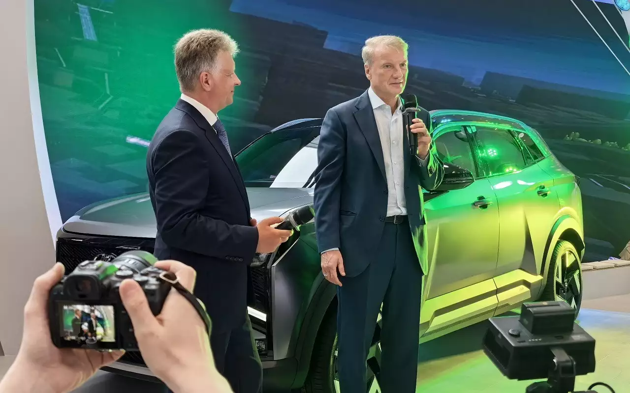 От поиска музыки до вызова эвакуатора — чем удивит новая система в Lada Azimut