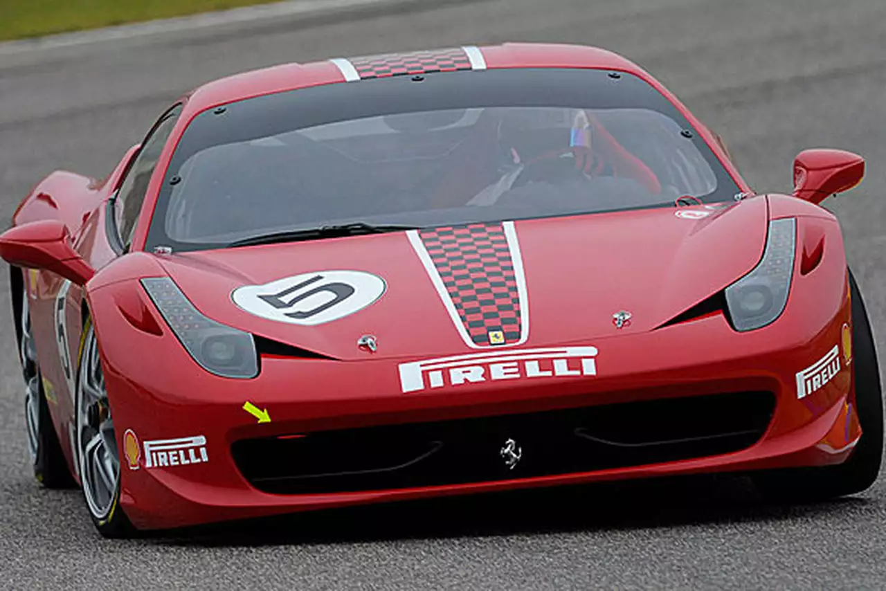 Ferrari 458 Challenge представили на автосалоне в Болонье
