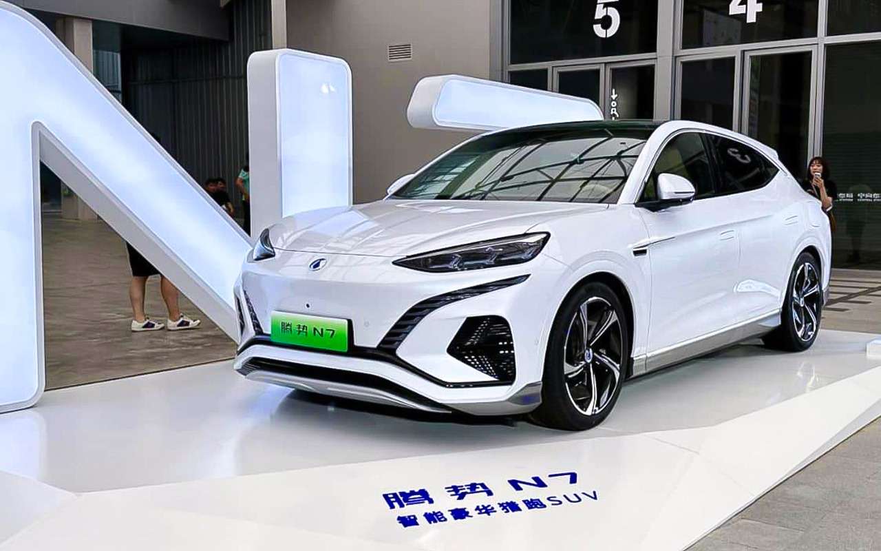 BYD совместно с Mercedes-Benz представил новый кроссовер