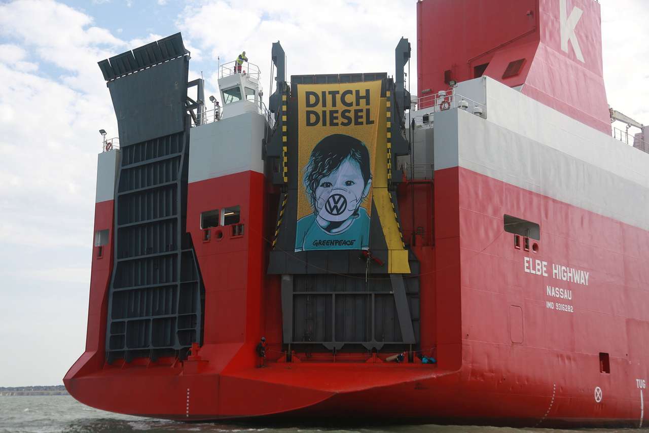 «Гринпис» не пускает дизельные Volkswagen в Великобританию
