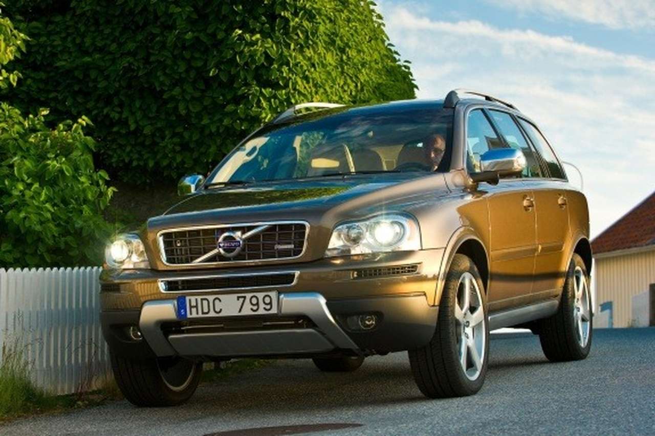 Не так давно вольвовцы убрали двигатель V8 из моторной гаммы вседорожника XC90. Скоро та же участь постигнет рядные «пятерки» и «шестерки»