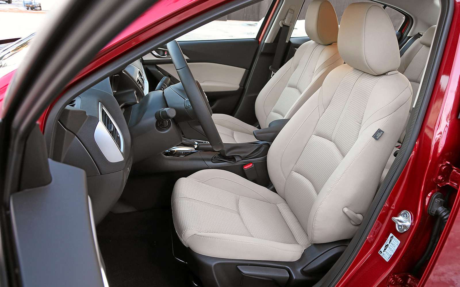 Mazda 3 2010 сиденья
