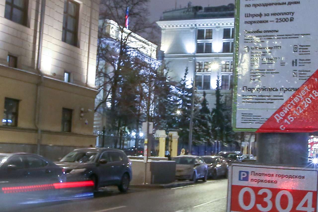 В Думе предложили разрешить москвичам бесплатно парковаться у места работы