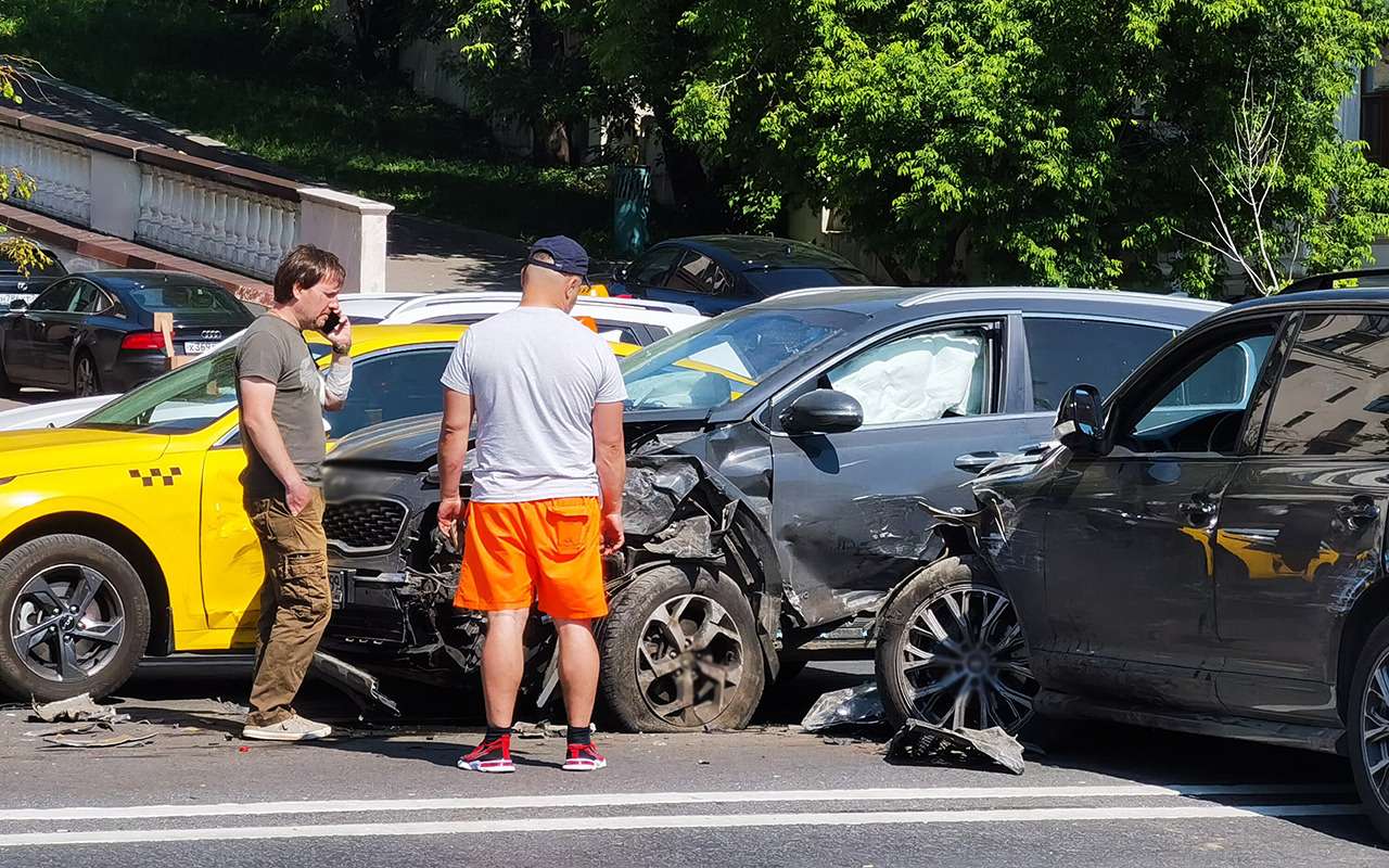 Эти автомобили чаще всего бьют в «тоталь»