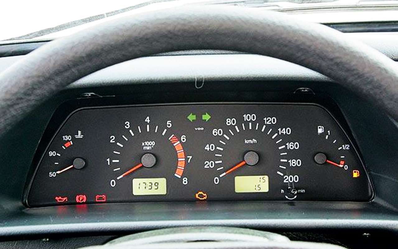 Теперь за этот индикатор на панели приборов машину отправят на штрафстоянку