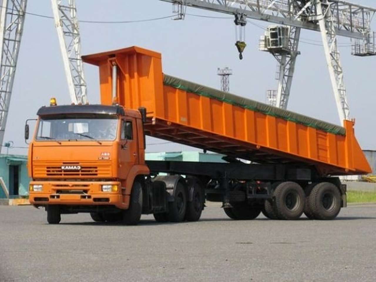 КамАЗ и Daimler инвестируют в производство 905 млн. евро