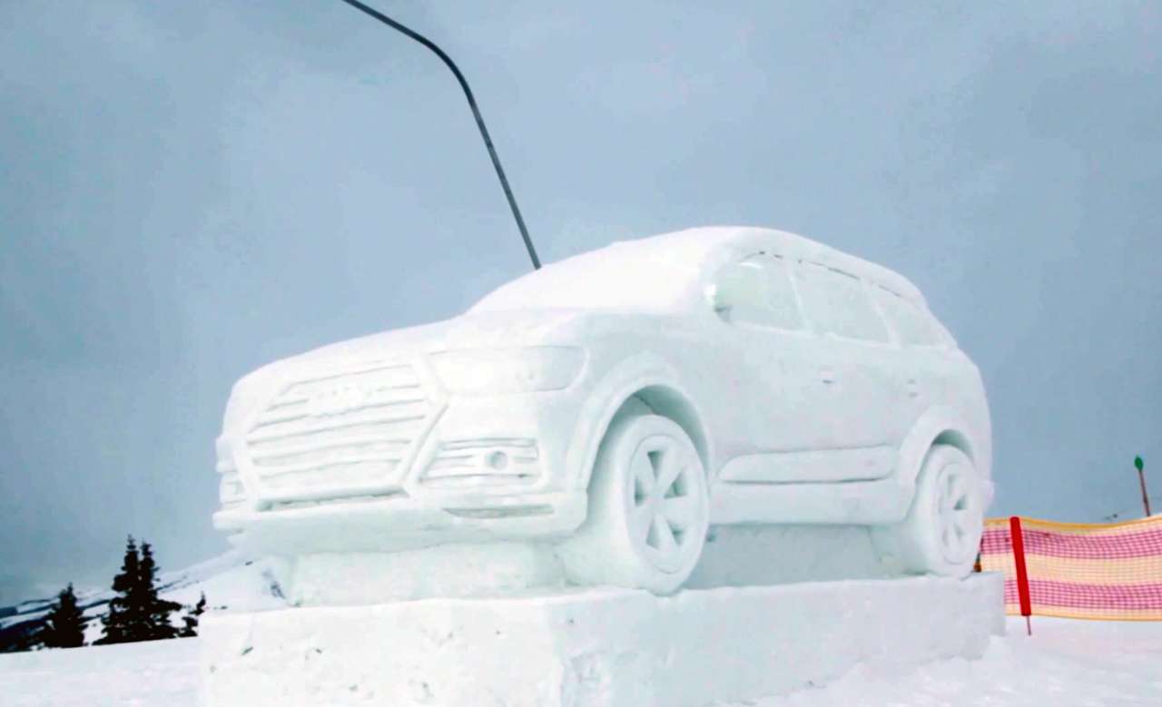 Audi Q7 вылепили из снега (ВИДЕО)