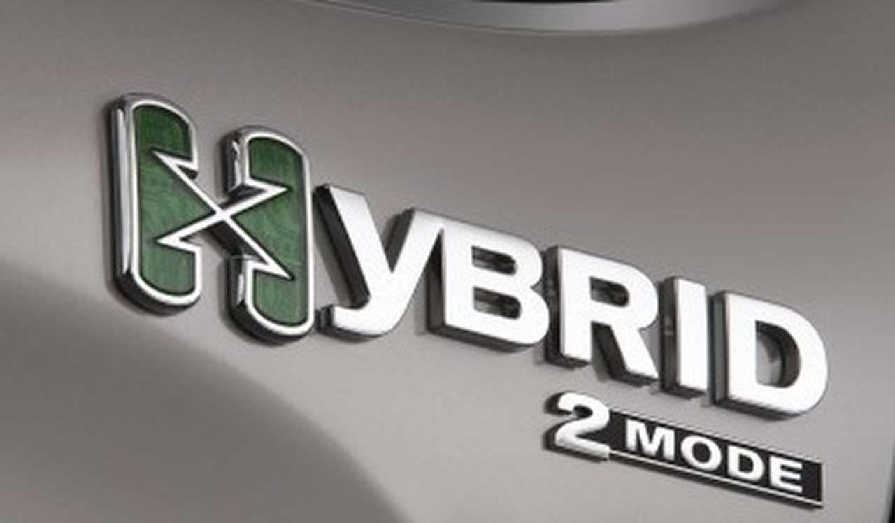 Эксперт «За рулем»: Будущее не за электромобилями, а за гибридами