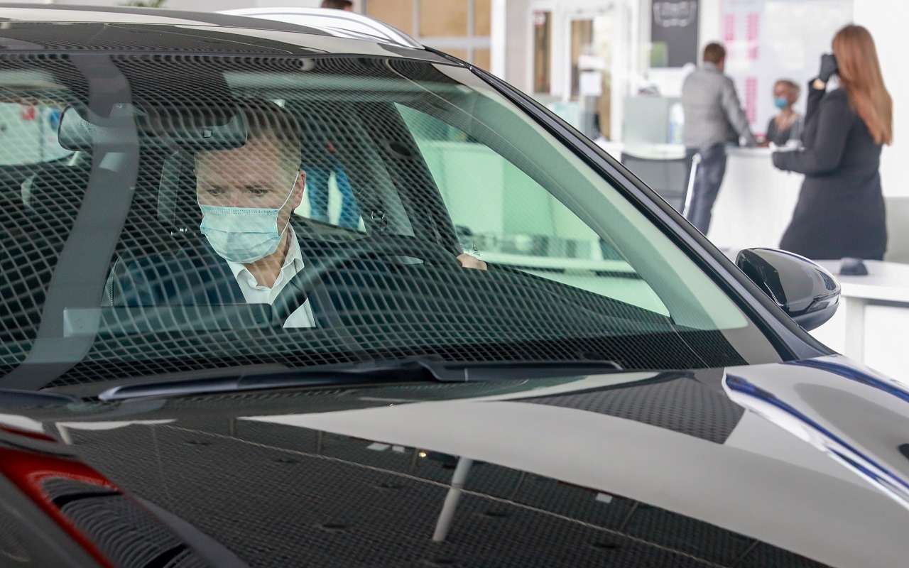 Дилеры готовятся к продажам обновленной Весты