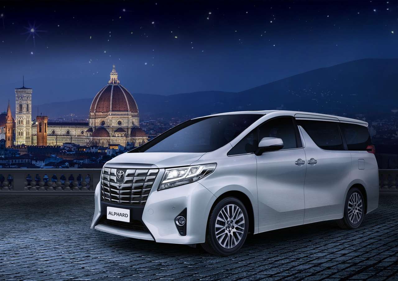Toyota Alphard нового поколения получил российский ценник