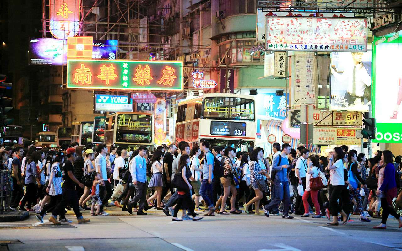 Пешеходов начали штрафовать через соцсети. Большой Брат все видит