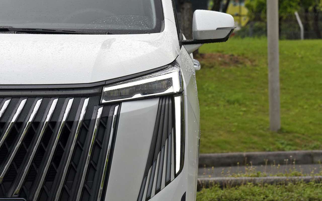 Представлен действительно достойный конкурент Toyota Alphard