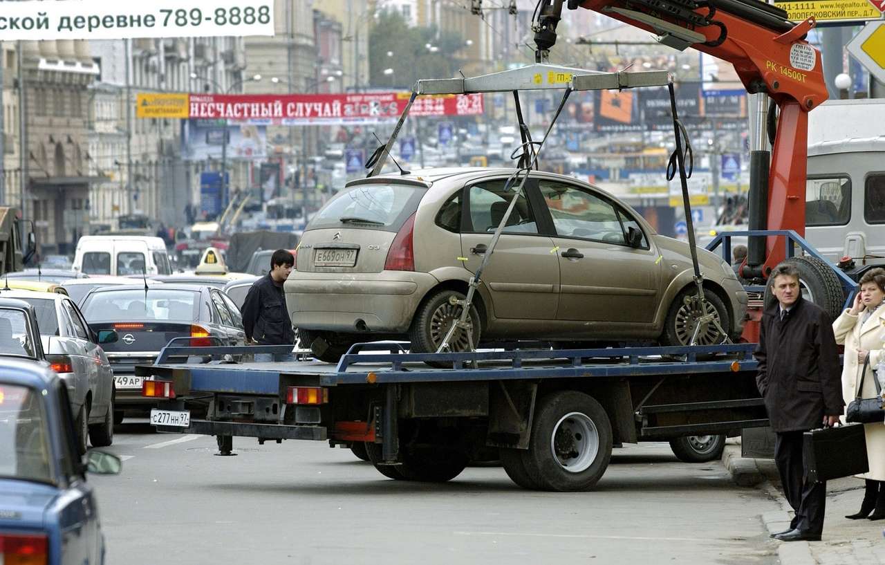 «Брошенки» со штрафстоянок выставят на торги